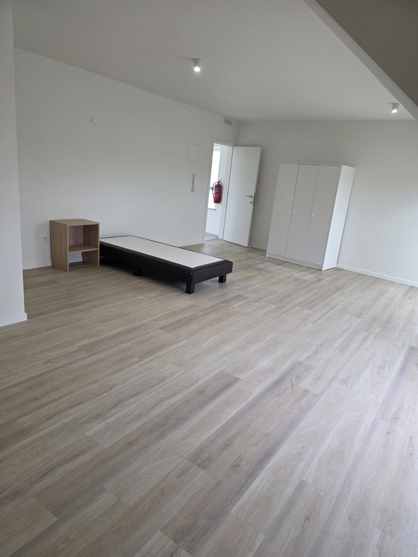Luxe Studio: 3.1 - 41.5 m²